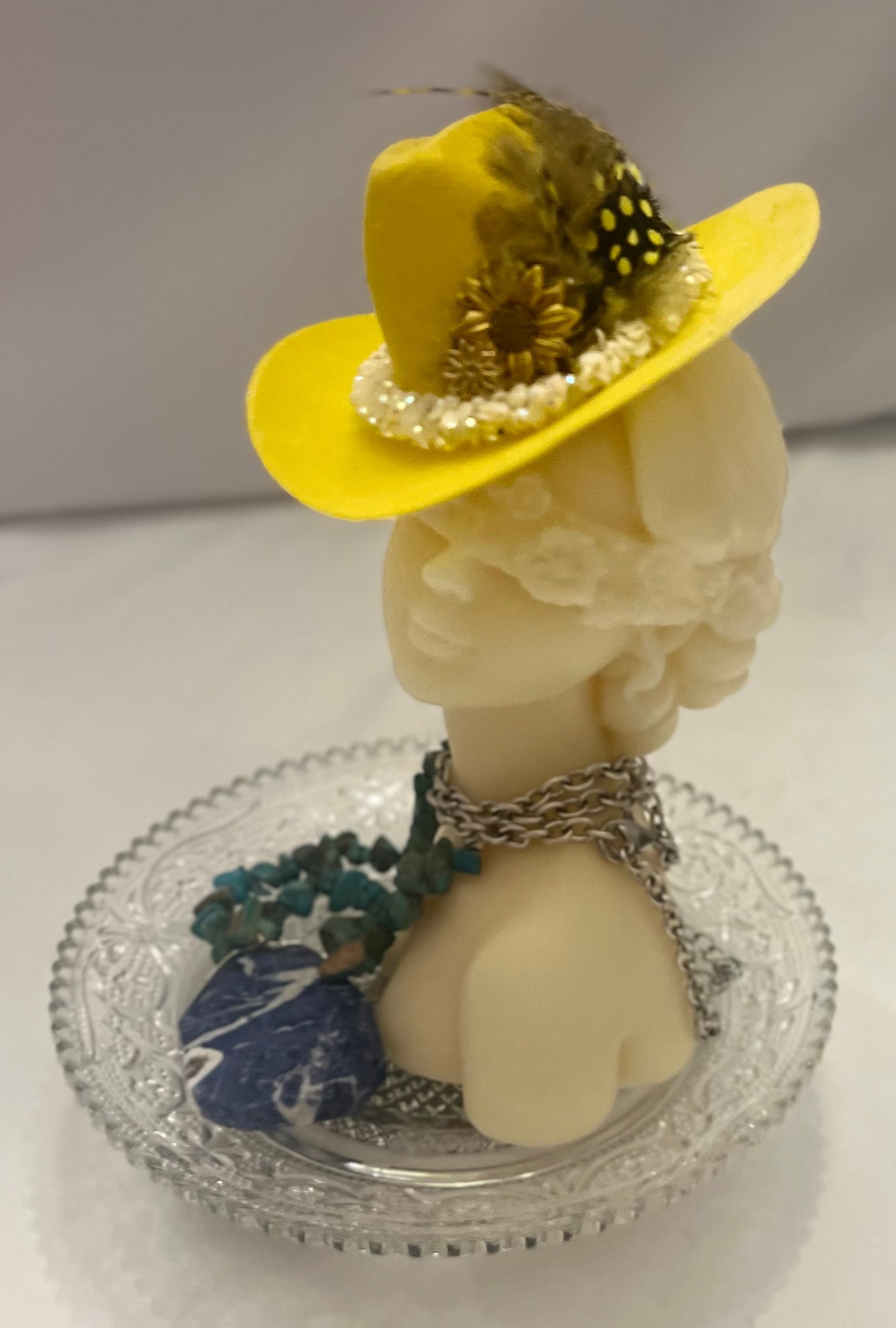 A LADY WITH INTENT | SCULPTED CANDLE