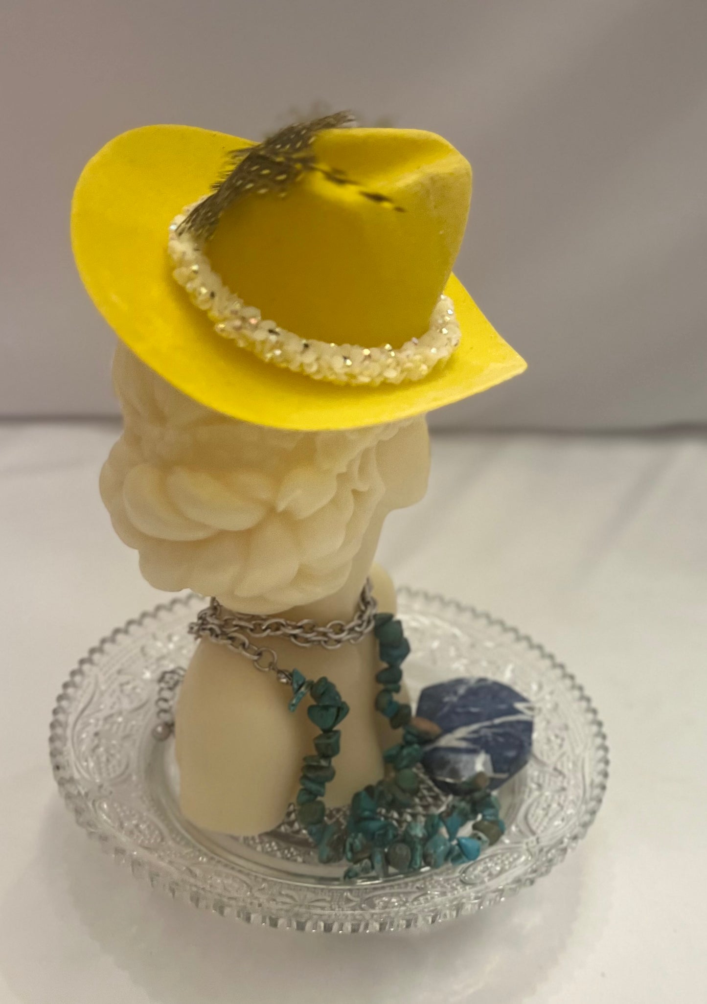 A LADY WITH INTENT | SCULPTED CANDLE