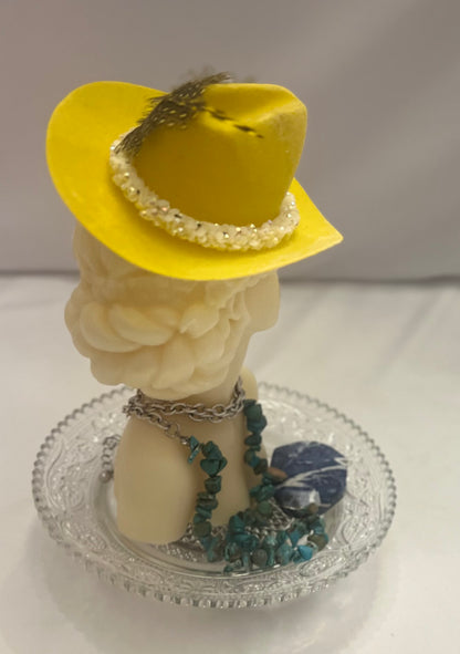 A LADY WITH INTENT | SCULPTED CANDLE