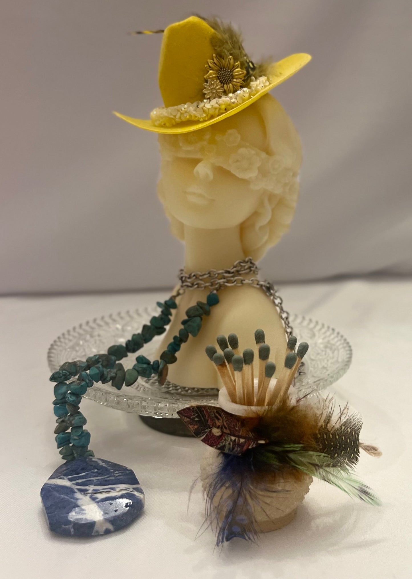 A LADY WITH INTENT | SCULPTED CANDLE