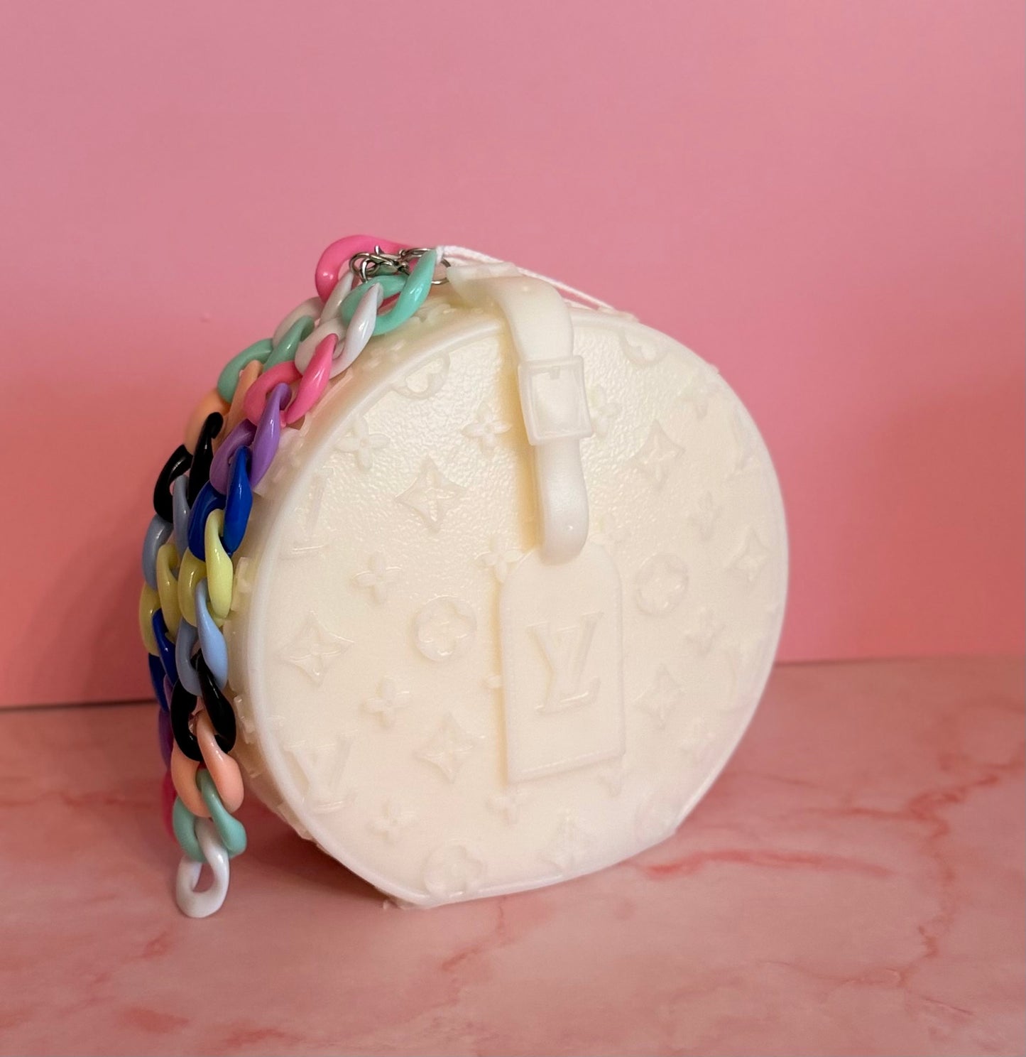 DESIGNER HANDBAG CANDLE | LV CHAPEAU
