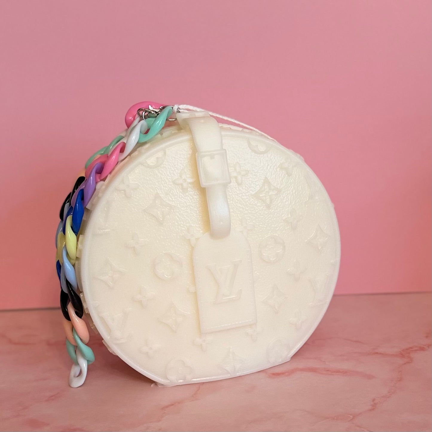 DESIGNER HANDBAG CANDLE | LV CHAPEAU