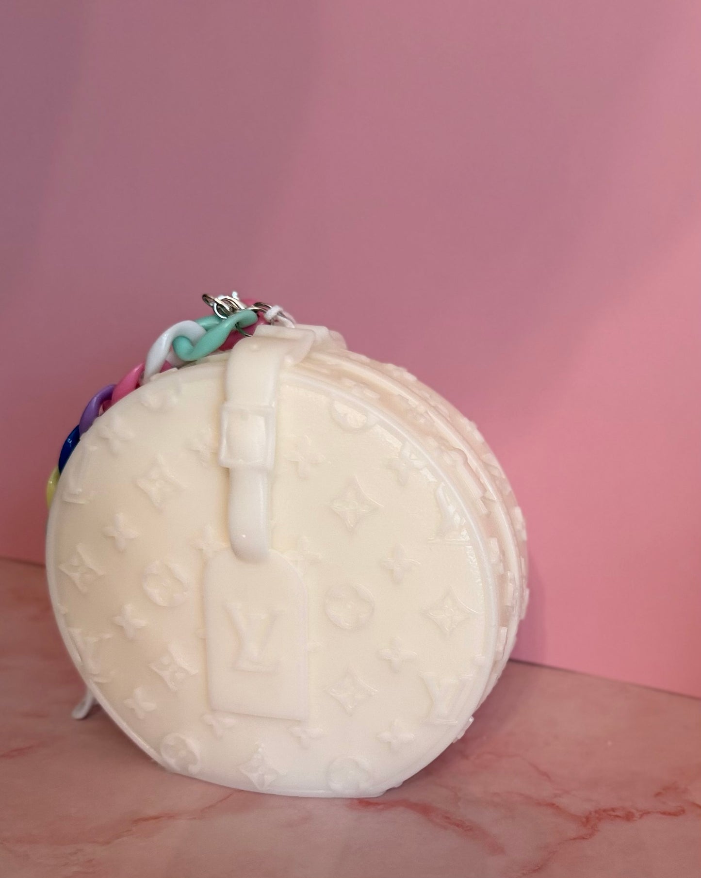DESIGNER HANDBAG CANDLE | LV CHAPEAU