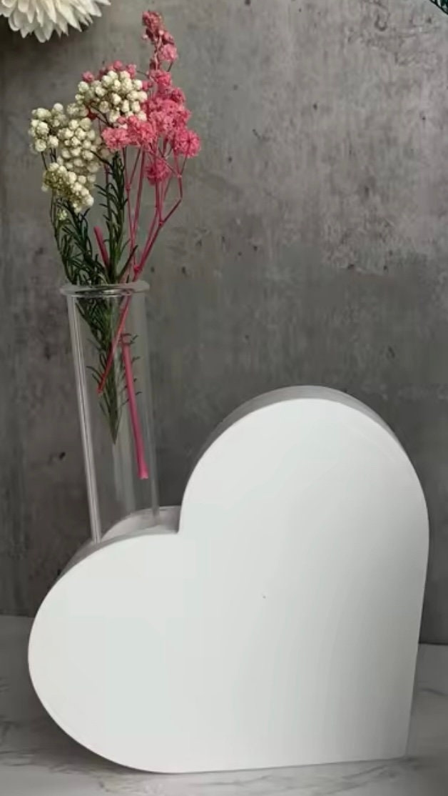 SCULPTED Hydroponic Vase - Heart Shaped Propagation Station - Room Diffuser
