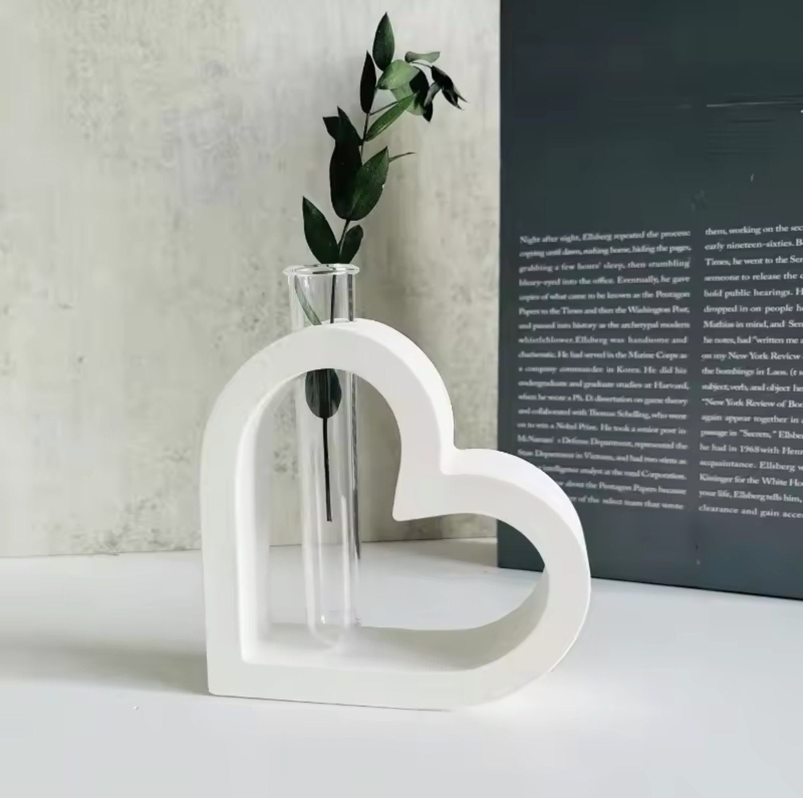 SCULPTED Hydroponic Vase - Heart Shaped Propagation Station - Room Diffuser