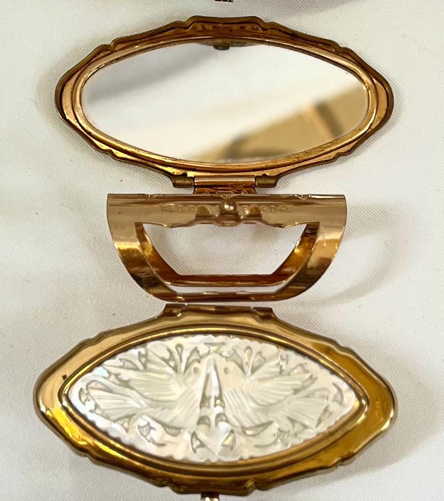 LipStick Ring Holder w/Flip-up Mirror