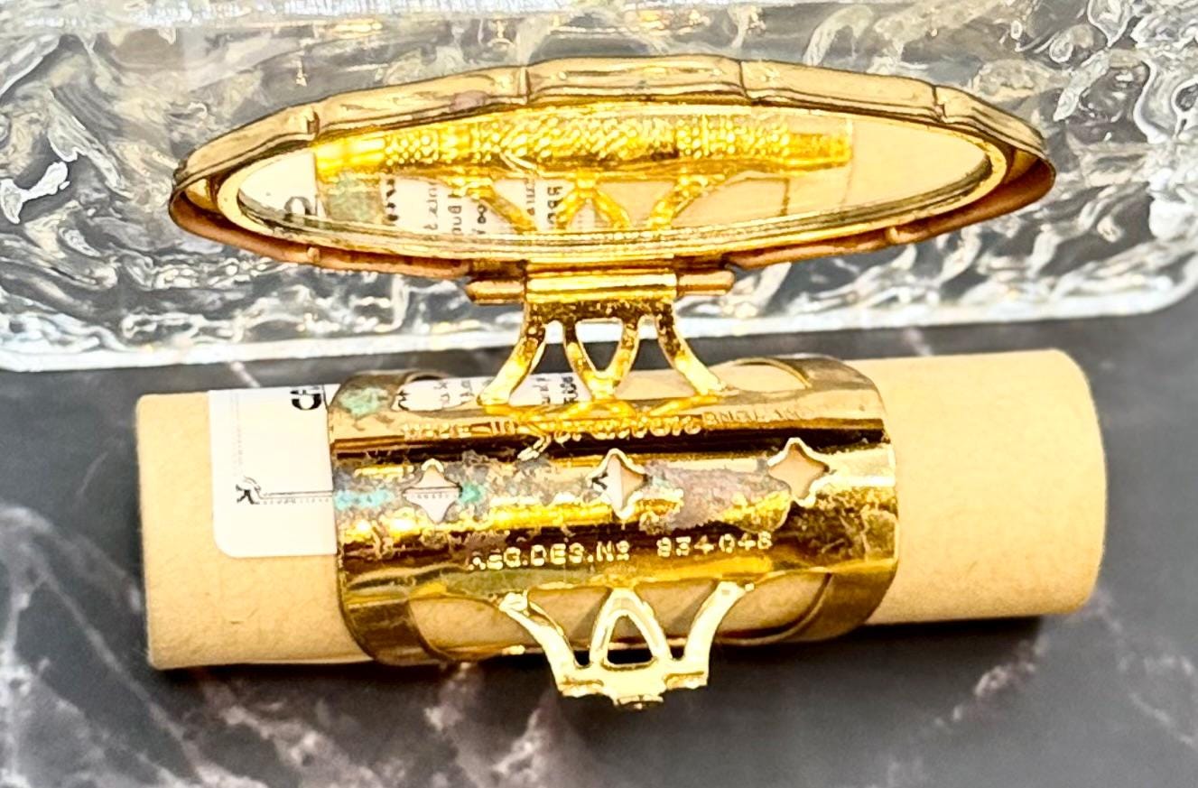 LipStick Ring Holder w/Flip-up Mirror