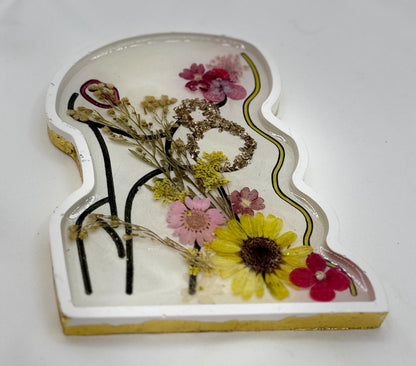 Vanity Tray of Gesture Figures of Ladies - Dried Floral Display Tray Jesmonite Cement