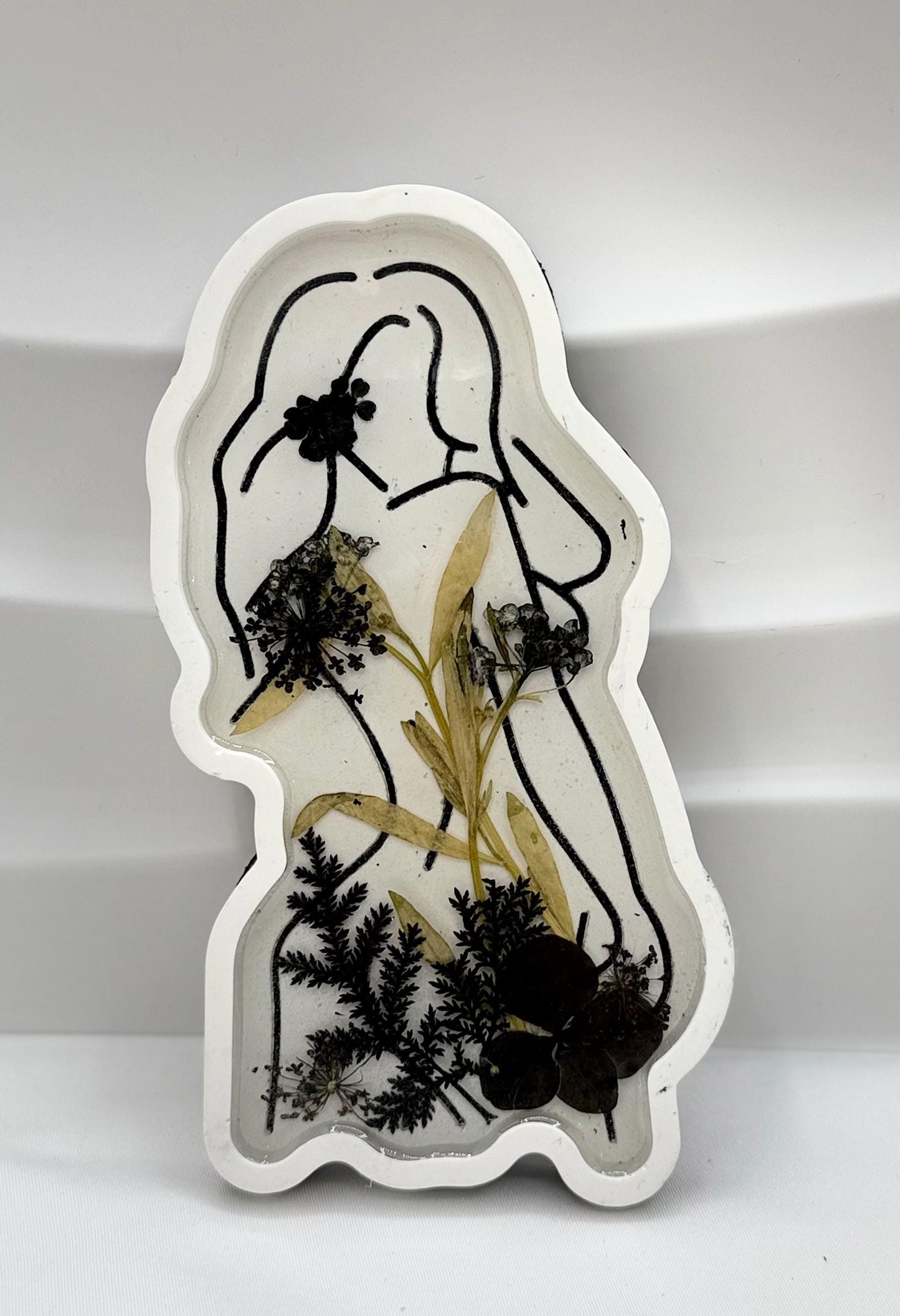 Vanity Tray of Gesture Figures of Ladies - Dried Floral Display Tray Jesmonite Cement