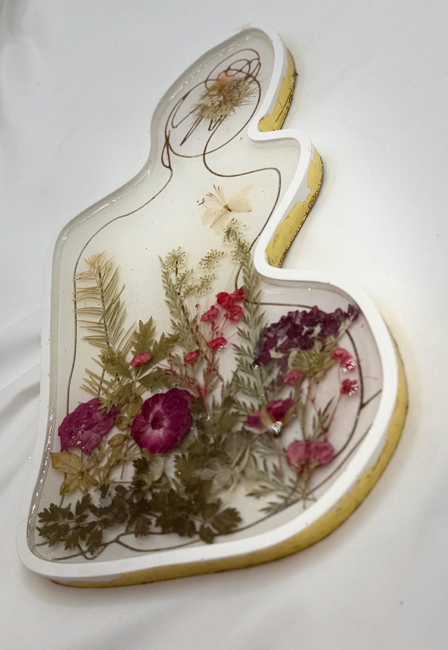 Vanity Tray of Gesture Figures of Ladies - Dried Floral Display Tray Jesmonite Cement