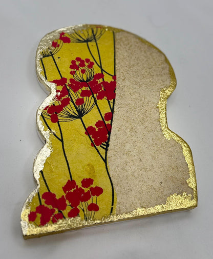 Vanity Tray of Gesture Figures of Ladies - Dried Floral Display Tray Jesmonite Cement