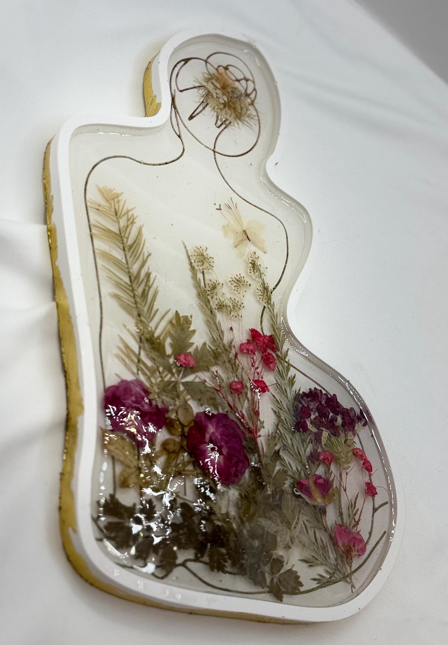 Vanity Tray of Gesture Figures of Ladies - Dried Floral Display Tray Jesmonite Cement